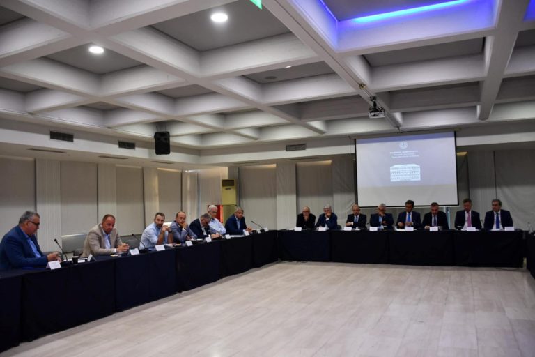 Αθ. Μαλλιαράς: Προτάσεις για τη διασύνδεση των πανεπιστημίων με την αγορά εργασίας- Παρών στη σύσκεψη υπό τον Υφυπουργό Εσωτερικών